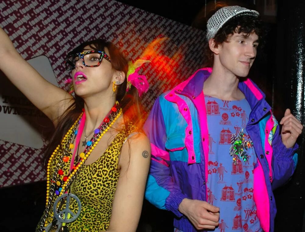 Дрессед андрессед. Фестивальная одежда. Rave dress to impress. Код на dress to impress. Rave dress to impress.