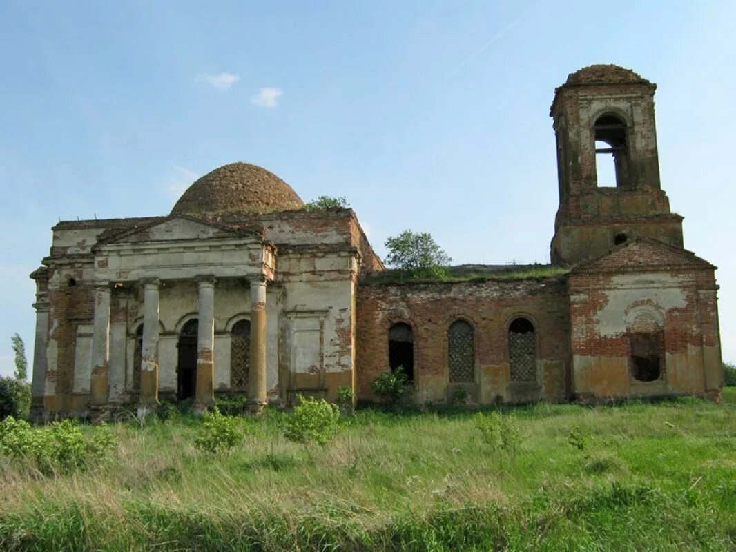 Село закричи. Семилукский район Вознесенская Церковь. Храм Вознесенка Семилукский район. Село Меловатка храм Воронежская область. Храм в селе девица Семилукского района Воронежской области.