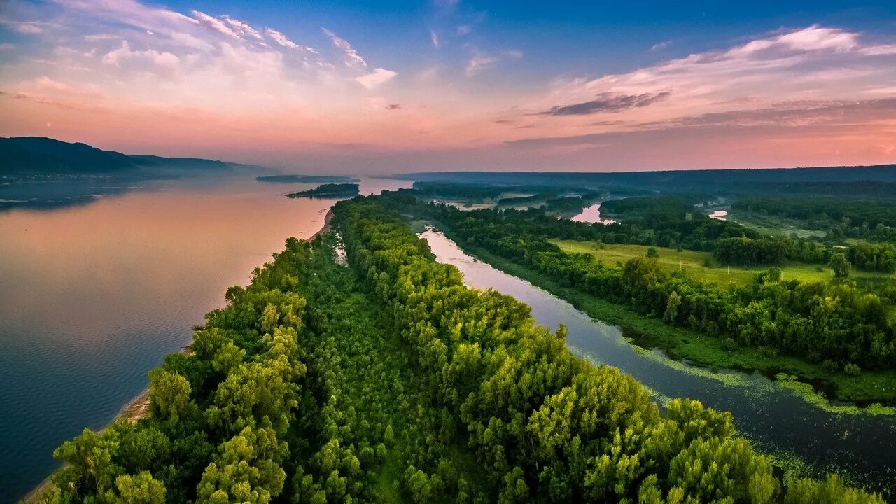 Природа реки волга. Река Волга Самара. Волга Ривер Самара. Река Волга в Самаре. Река Волга вид с сверху Самара.