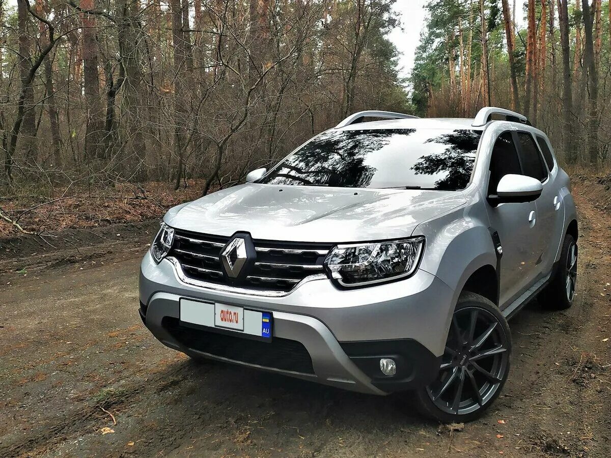 Рено дастер 2.0 рестайлинг. Renault Duster 2021. Рено Дастер 2. Рено Дастер 2021 серебристый. Рено Дастер 2021 серый.