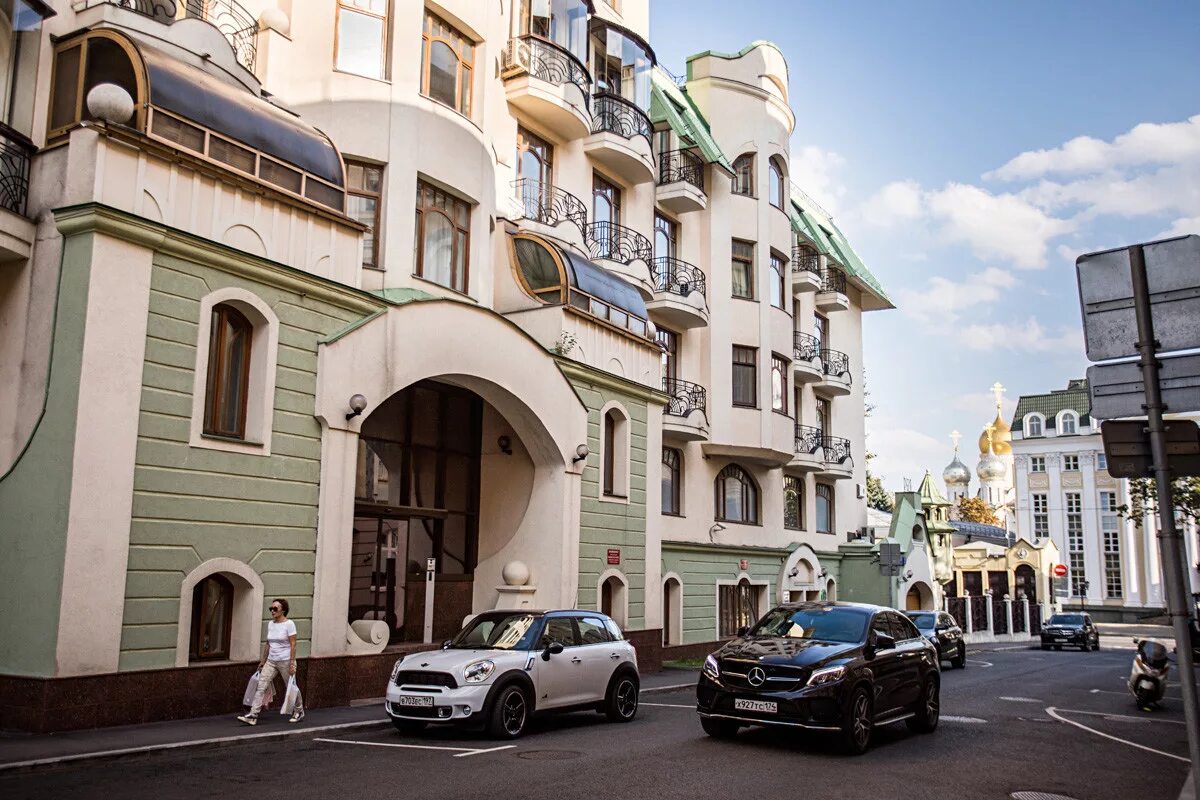 В москве живут богато. Золотая миля Остоженка. Остоженка Золотая миля улицы. Золотая миля Остоженка панорама. Район Остоженка Москва.