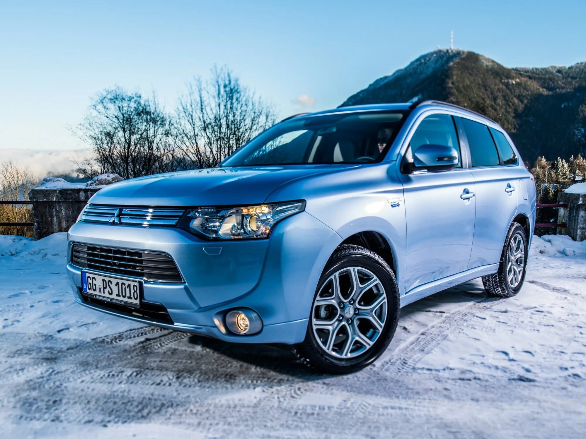 Митсубиси Аутлендер PHEV. Mitsubishi Outlander PHEV 2014. Mitsubishi Outlander 2012. Mitsubishi Outlander PHEV. Мицубиси аутлендер 2015 год