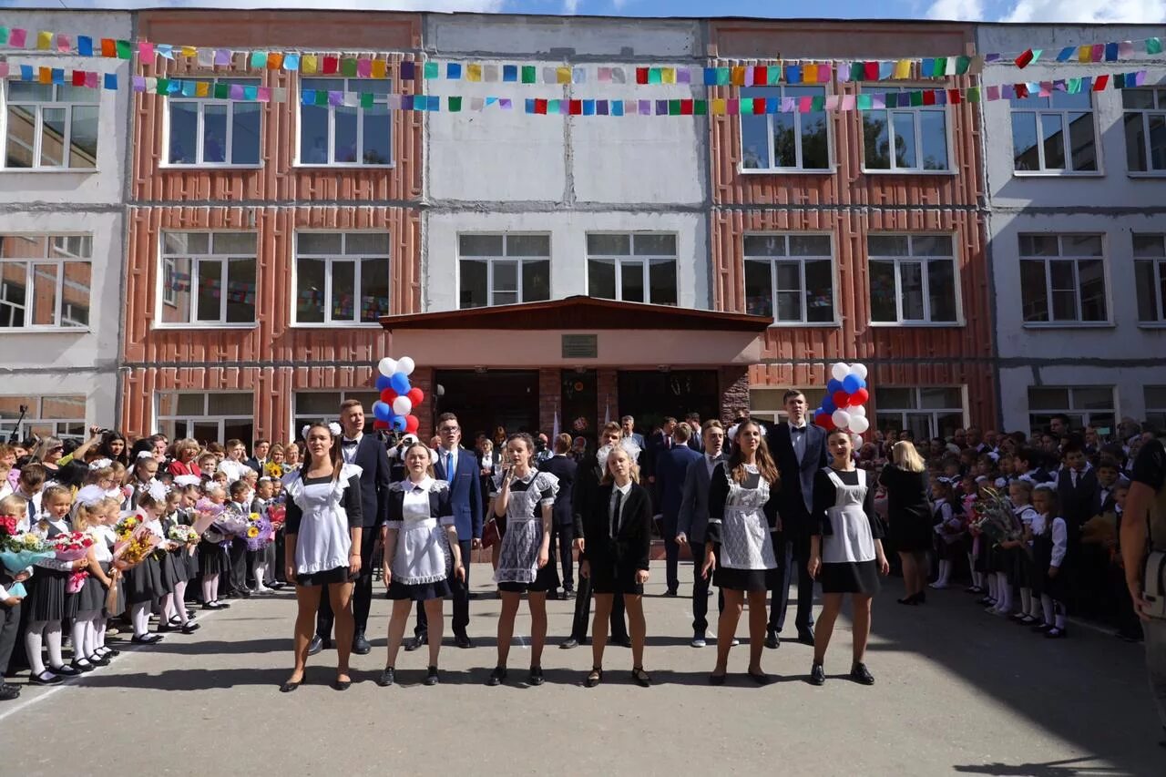 Сколько школ в нижнем новгороде. Школа 187 Нижний Новгород. Директор школы 187 Нижний Новгород. 187 Школа Нижний Новгород 1 корпус. Школа 187 Новосибирск.