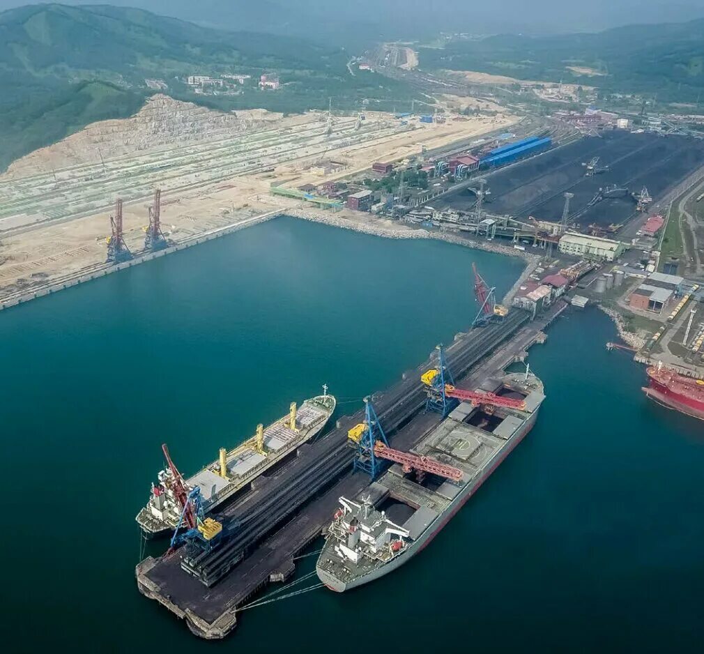 транспортный комплекс дальнего востока. полезные ископаемые дальнего востока на карте. восточный порт находка. находка приморский край порт восточный. порт восточный приморский край.