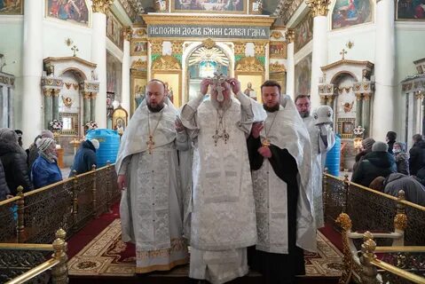 Вечерняя служба 18 января в церкви