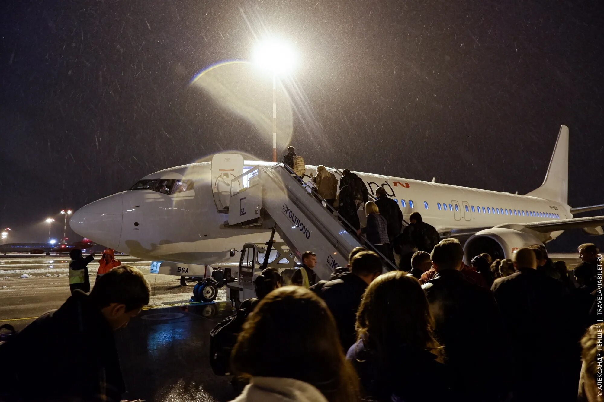 Северный ветер авиабилеты самолеты. Боинг 737-800 Северный ветер. Северный ветер Боинг 737 салон. Норд Винд 737. Авиакомпания Северный ветер Боинг 737 800.