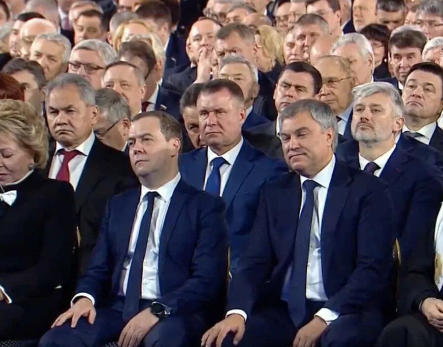 Вся власть в лицах. Российская власть. 1 год у власти. рогозин директор председатель. почему рогозина освободили от должности главы роскосмоса.