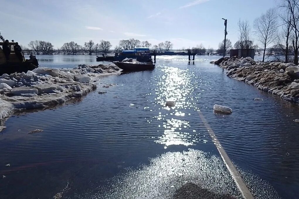 Паводок на оке в мос обл 2024. Разлив Оки Озеры. Ока половодье 2023. Разлив Оки Белоомут. Разлив Оки в Рязани 2023.