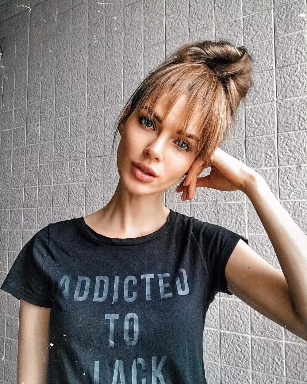 Зендая с короткими волосами. Стрижка худые девушки. Стрижка худые девушки. Рваная челка 2022. Стрижка худые девушки.