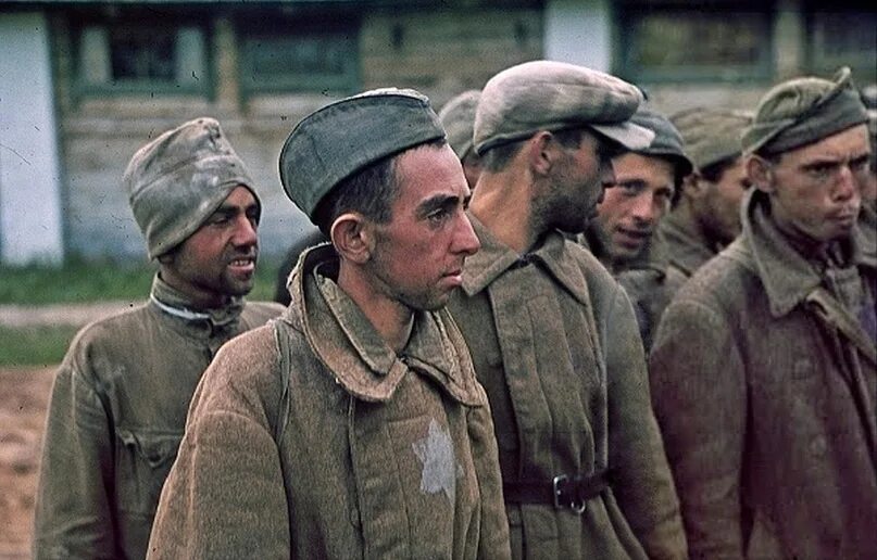 Пленный про войну. Военнопленные красноармейцы 1941. Пленный про войну. Военнопленные 1941 бундесархив. Лагеря военнопленных в 1941.