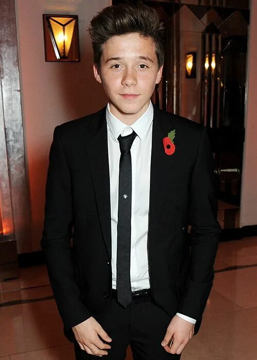 Богатый подросток бедный подросток. Brooklyn Beckham 16. Бруклин Бекхэм подросток. Богатый подростков. Богатые подростки России мальчики.