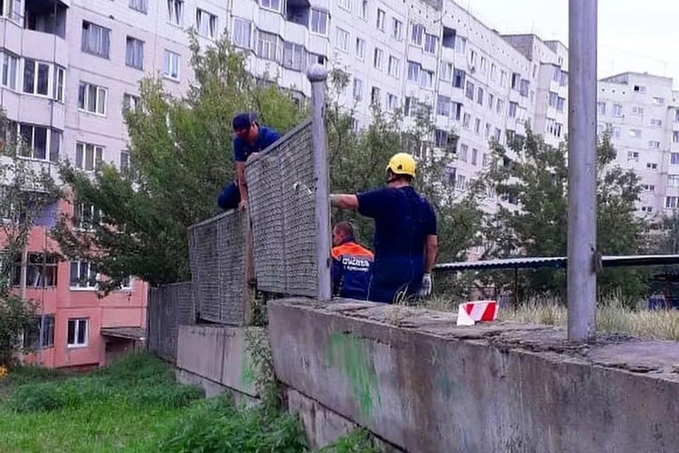 Верхние черемушки красноярск. Красноярск район Черемушки. Микрорайон Верхние Черемушки Красноярск. Черемушки опасный район Красноярска?. Стройка в верхних Черемушках Красноярск.