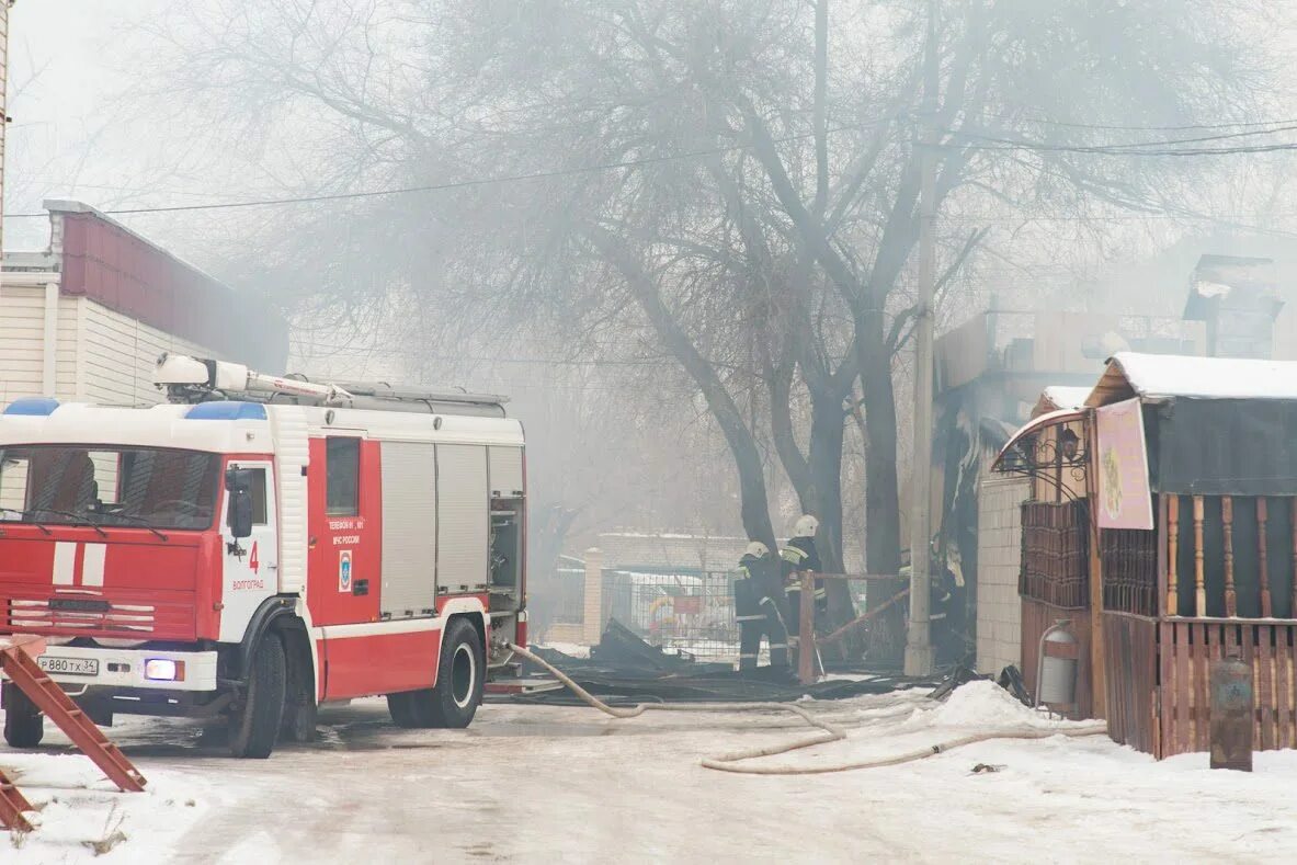 В волгограде взорвалась машина. Лесные пожары. Пожар в волгограде в советском районе. Мчс пожар. Пожар в волгограде в советском районе.
