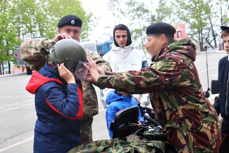 Проверка омона. ОМОН Владивосток. СОБР ОМОН Владивосток. ОМОН города Владивосток. ОМОН Восток Владивосток.