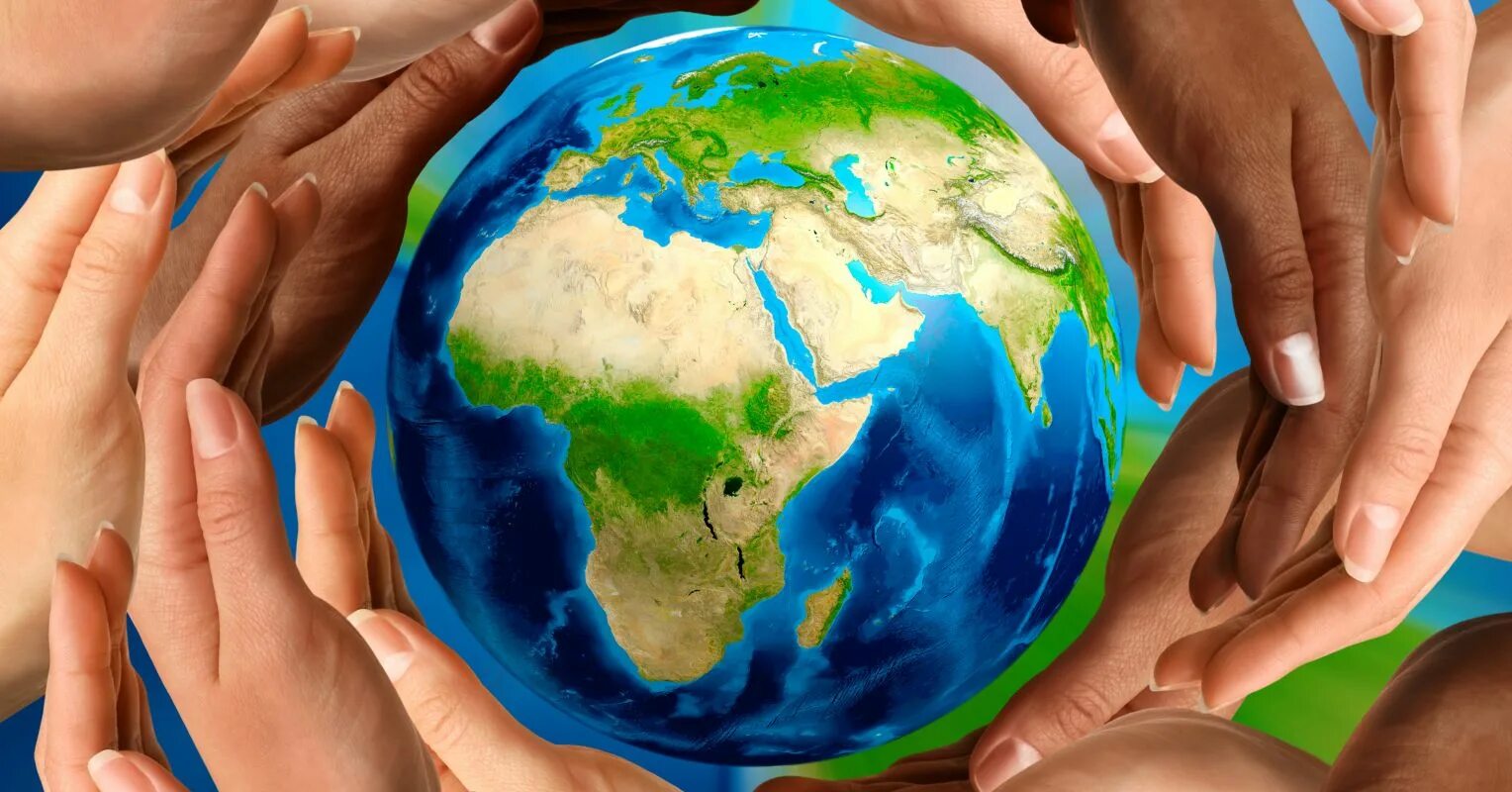 Международный день земли. Мир на планете земля. Планета в руках.