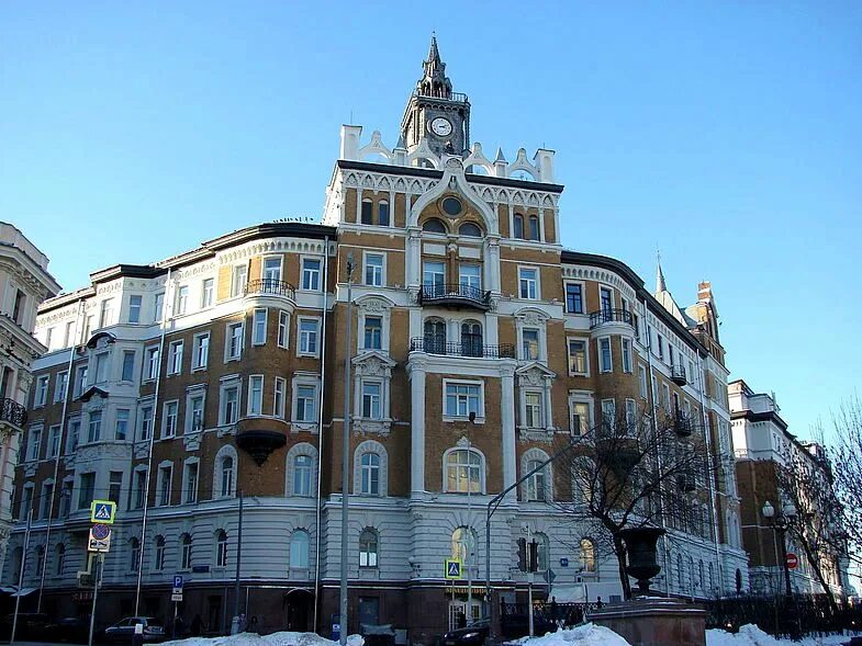 Здание версаль казань. Москва дома казань. Красивые здания. Элитный жилой комплекс «дворцовая набережная. Здание версаль казань.