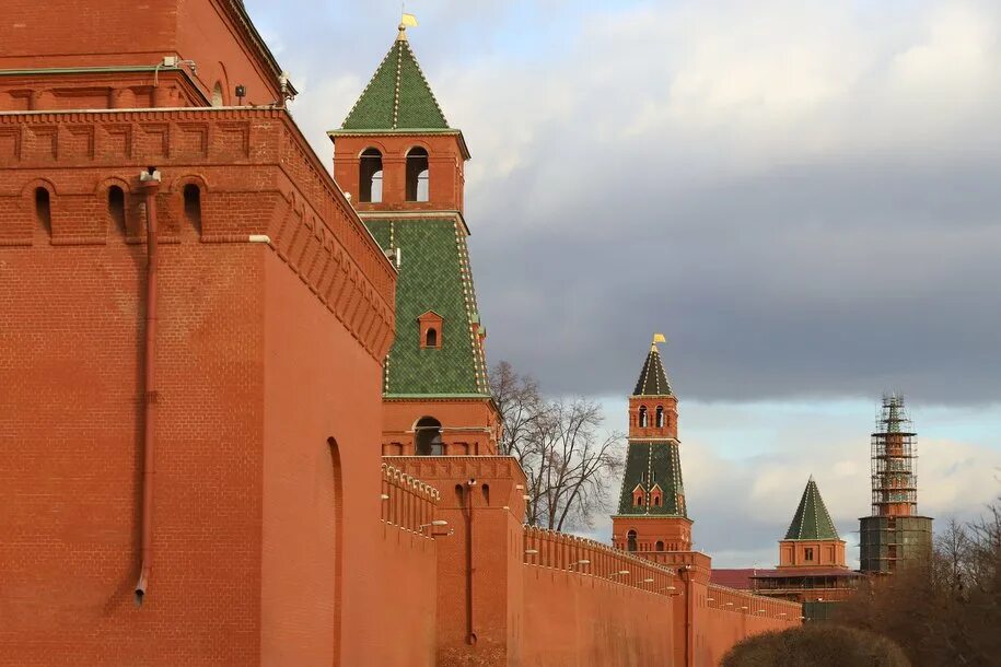 Кремлевская стена история