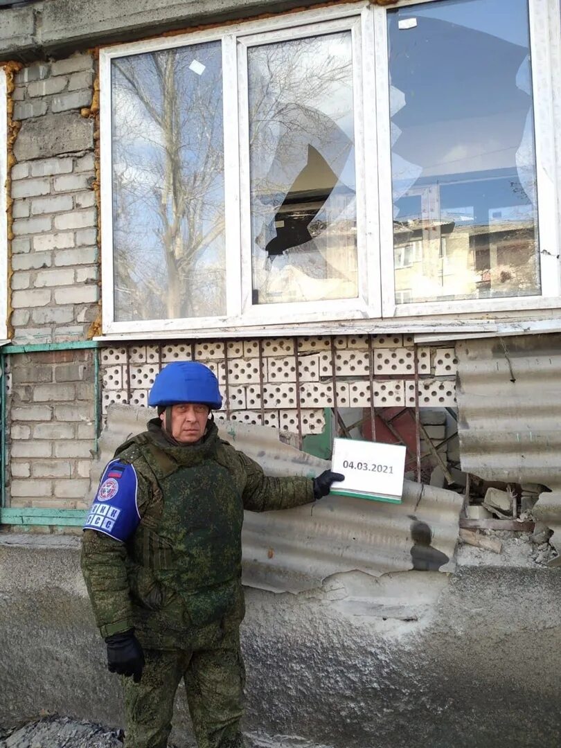 Новости днр в контакте сегодня. Северные окраины Донецка. Градом обсреляли дом Донецк.
