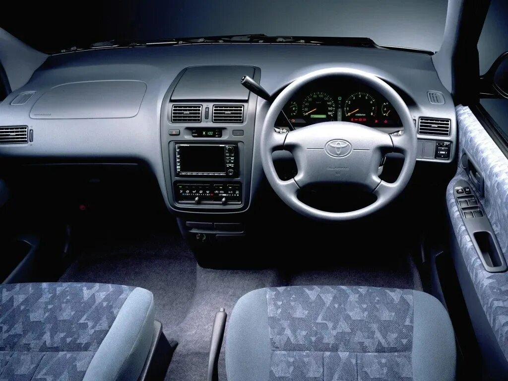 Фото салона - Toyota Ipsum (21), 2,4 л, 2002 года фотография DRIVE2