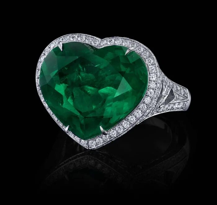 Изумрудное сердце томск результаты. Graff Emerald. Graff изумруд сердце. Кольцо Графф с изумрудом. Кольцо с изумрудом Эмеральд.