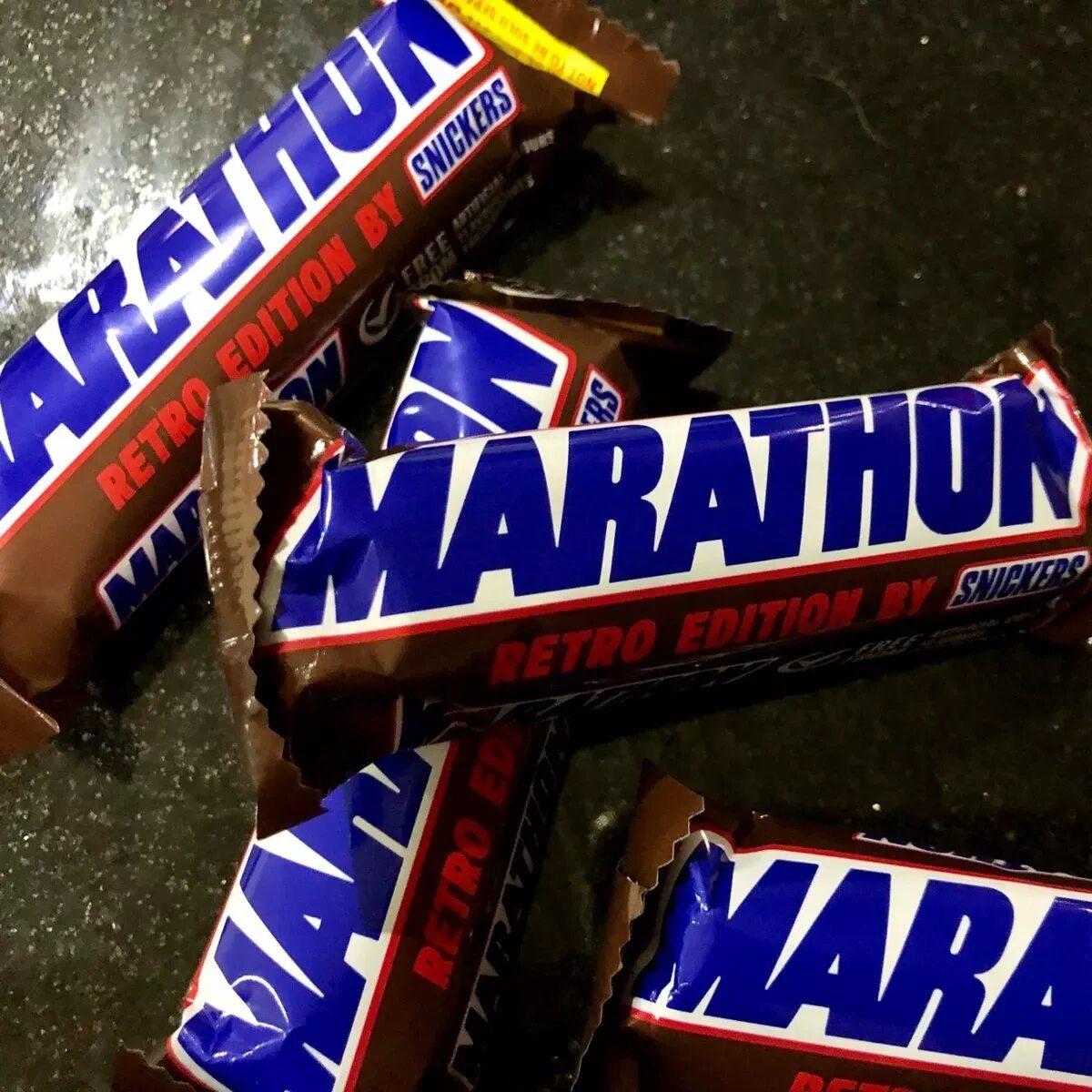 Сникерс ввести код с упаковки. Marathon шоколад. Сникерс. Marathon шоколадный батончик. Сникерс марафон.