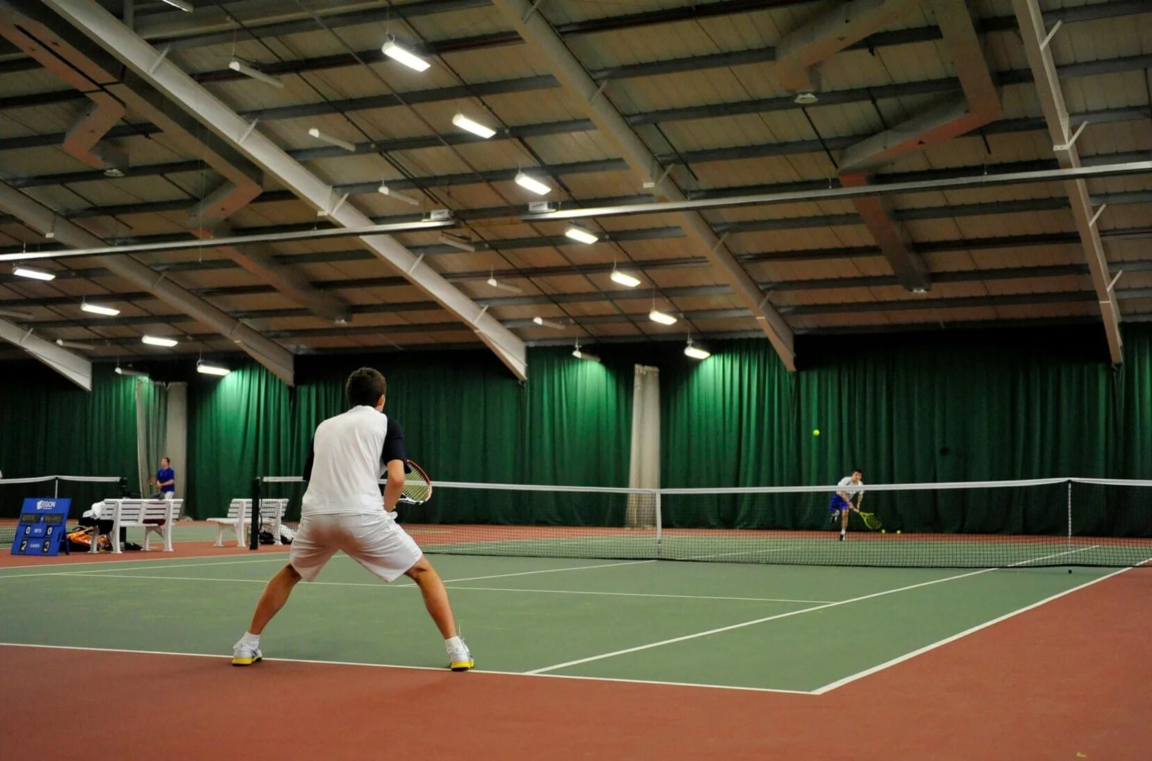 Теннис уроки для начинающих. Теннисные корты рядом. Занятия теннисом в Москве. Школа тенниса. Теннис рядом.