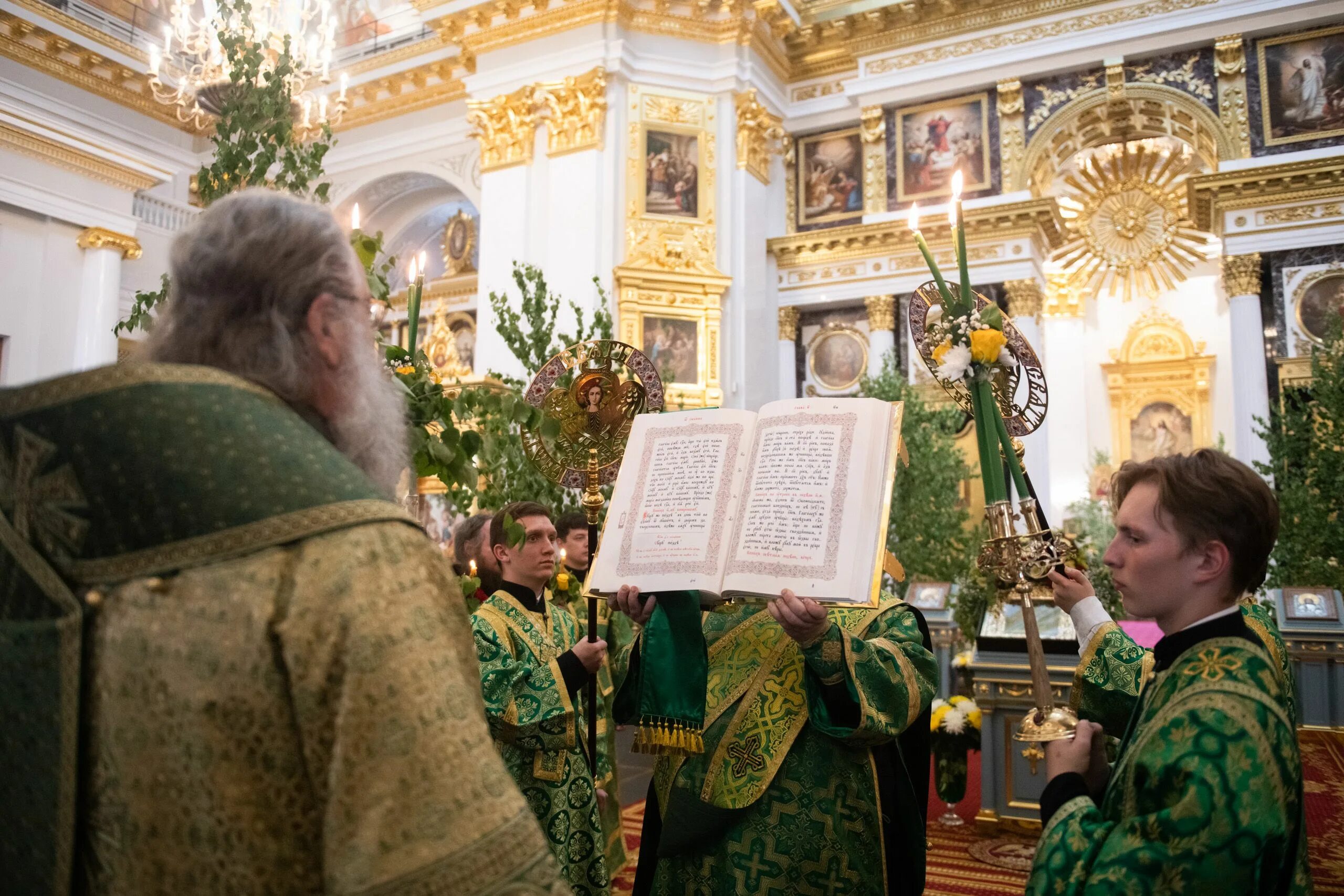Всенощное бдение перед троицей. Торжество Пятидесятница в кафедральном соборе 2024.