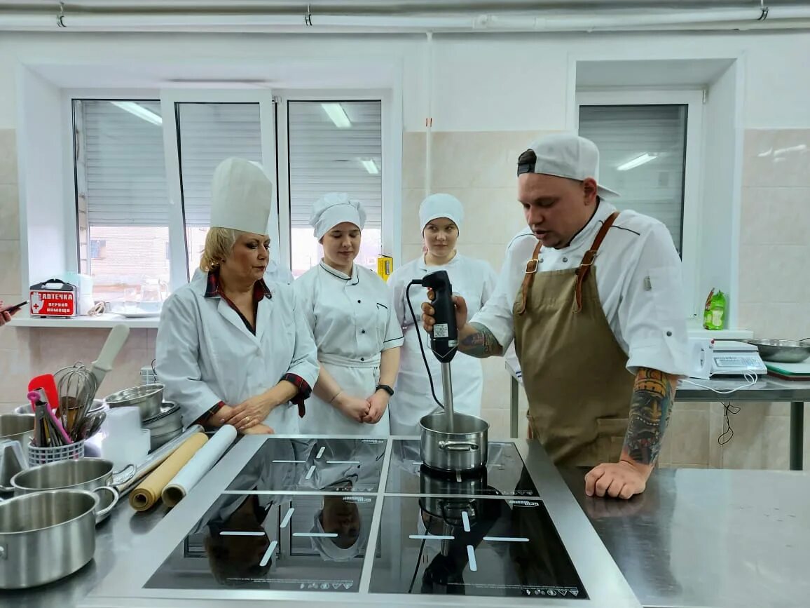 Профессия повар в колледже. Казанский колледж повар кондитер. Колледж повар кондитер казань. Повар кондитер после колледжа. Повар кондитер техникум акбулак.