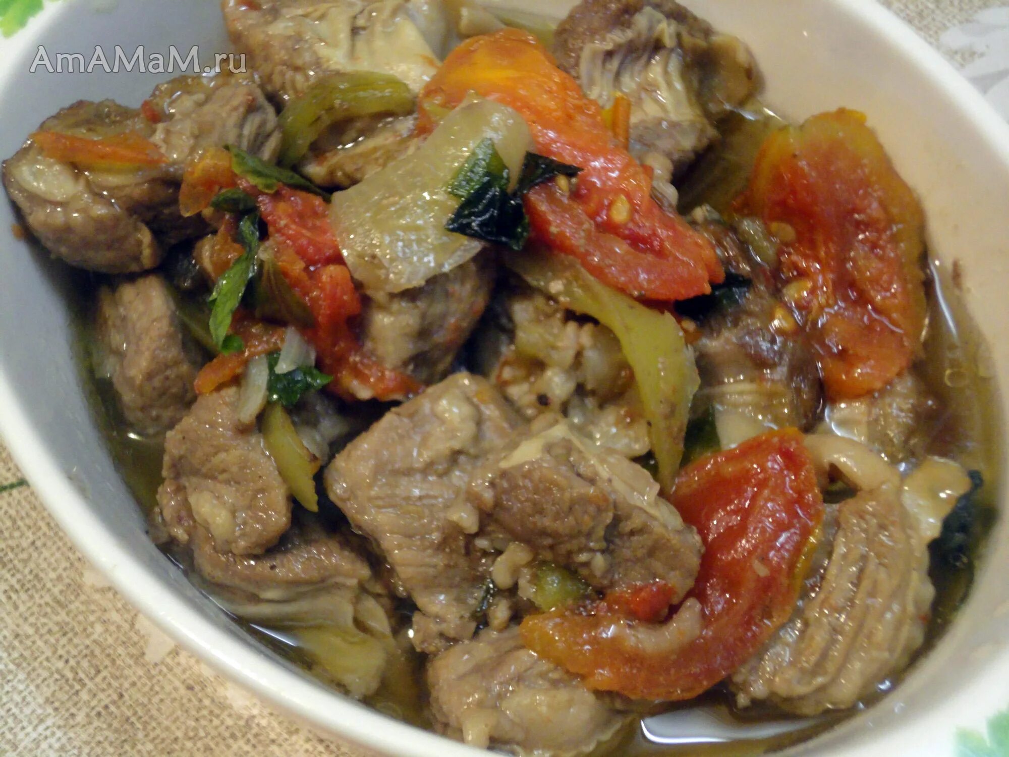 тушеная печень с помидорами и луком. скерт стейк сайгон стайл. диафрагма свиная рецепт. скерт стейк из говядины. салат с сырокопченой говядиной.