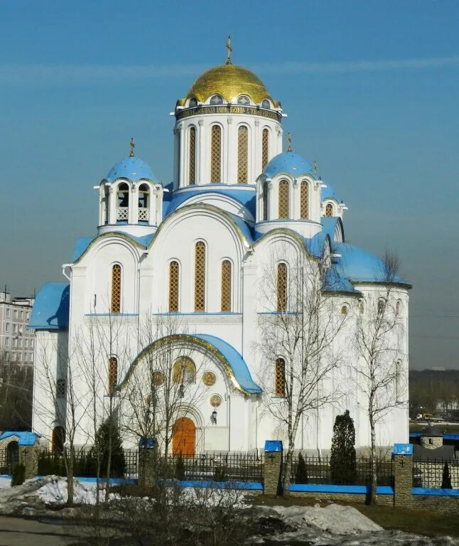 Покровский ясенево. Храм Покрова Пресвятой Богородицы в Ясенево. Храм Покрова Пресвятой Богородицы в Ясеневе. Церковь в Москве Ясенево Пресвятой Богородицы. Покровская Церковь Ясенево.