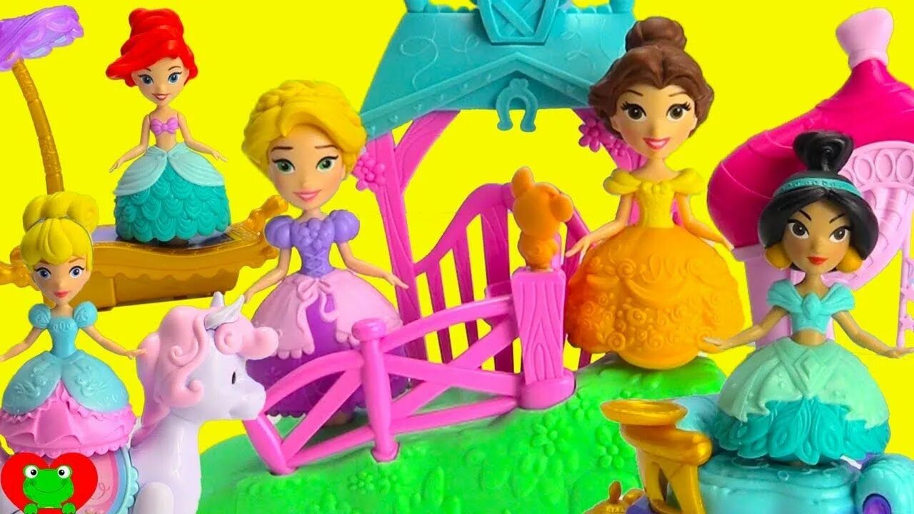 Реклама принцессы. Disney Princess little Kingdom Золушка. Куклы по карусели. Disney Princess Magical Movers.
