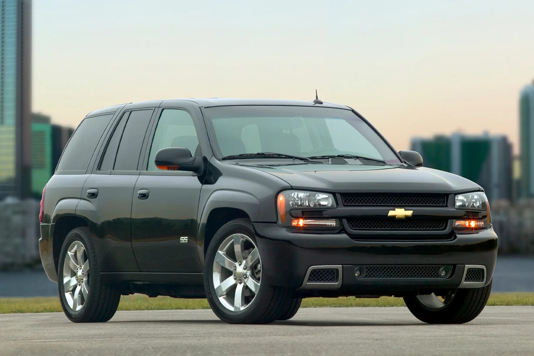 Шевроле трейлблейзер поколения. Chevrolet trailblazer SS 2006. Chevrolet trailblazer SS 2005. Chevrolet trailblazer 1. Chevrolet trailblazer 2001.