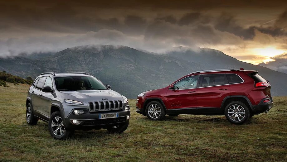 Автомобили кроссоверы джипы. Jeep compass красный. Кроссовер jeep cherokee. Jeep compass trailhawk 2021 4x4. Джип чероки 2015.
