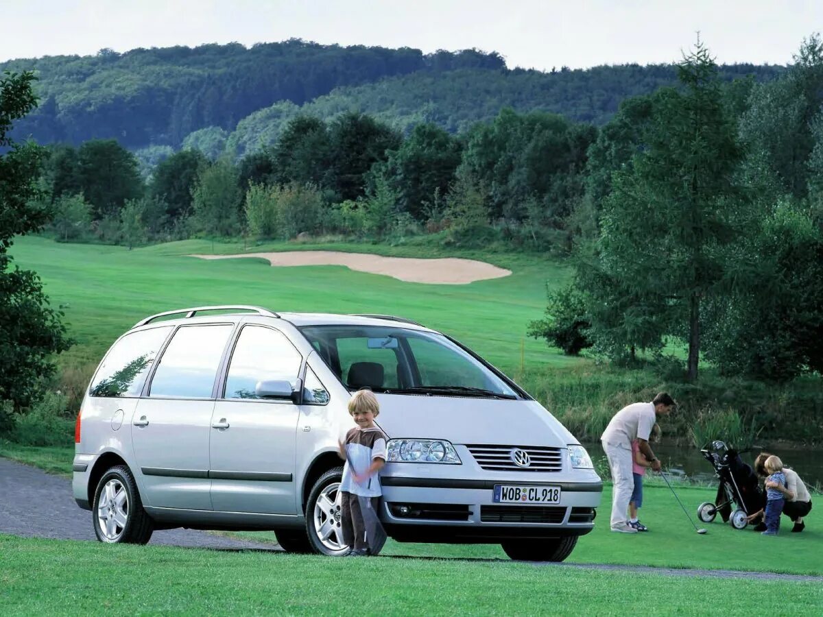 Volkswagen шаран. Volkswagen sharan 2000 года. Минивэн vw sharan. Фольксваген шаран. Фольксваген шаран 2010 года.