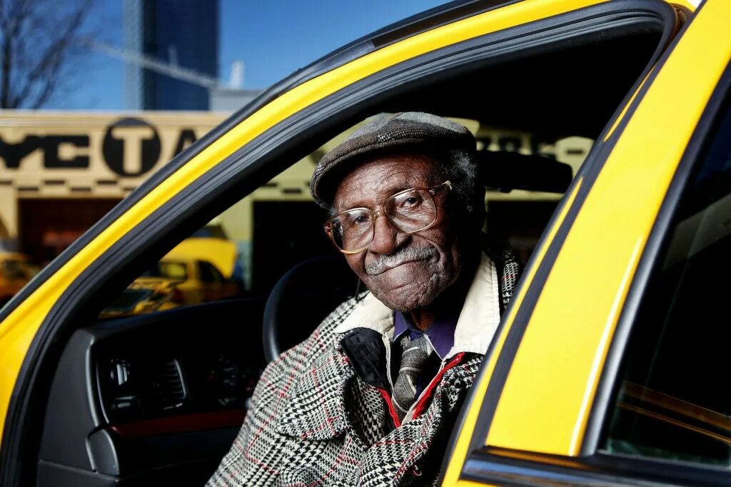 кирилл кяро таксист. таксист который возит. сериал таксистка с людмилой артемьевой. кирилл кяро таксист. таксист который возит.