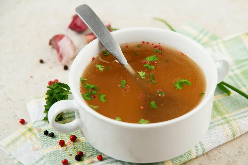 Гороховый суп с чесночными рулетиками. Суп на скорую руку. Суп гороховый с копченостями. Суп на выброс 7 букв. Суп на выброс 7 букв.