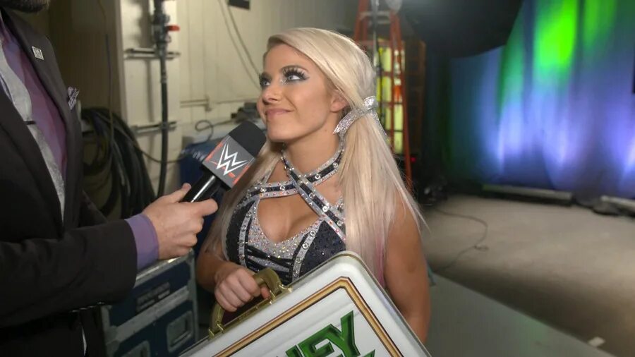 Alexa Bliss money in the Bank. Алекс мани менеджкрстримеров.