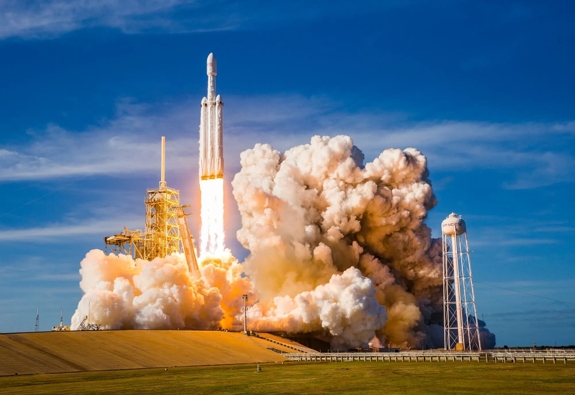 Самые мощные ракетоносители в мире. Ракета falcon heavy. Ракета наса. Самая большая ракета. Самые мощные ракетоносители в мире.