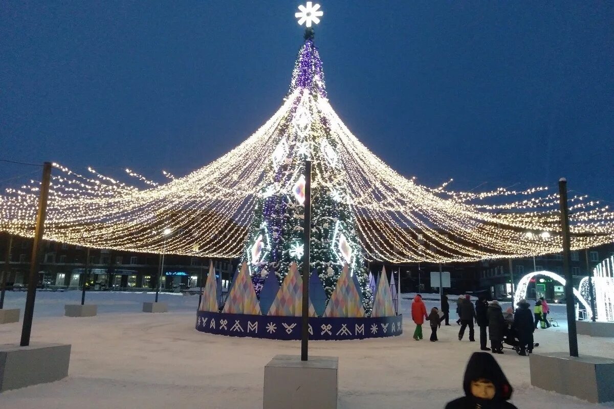 Елка 18 в екатеринбурге фото 2025 2025 В Екатеринбурге открылся главный ледовый городок (ФОТО) / 30 декабря 2022 Екатер