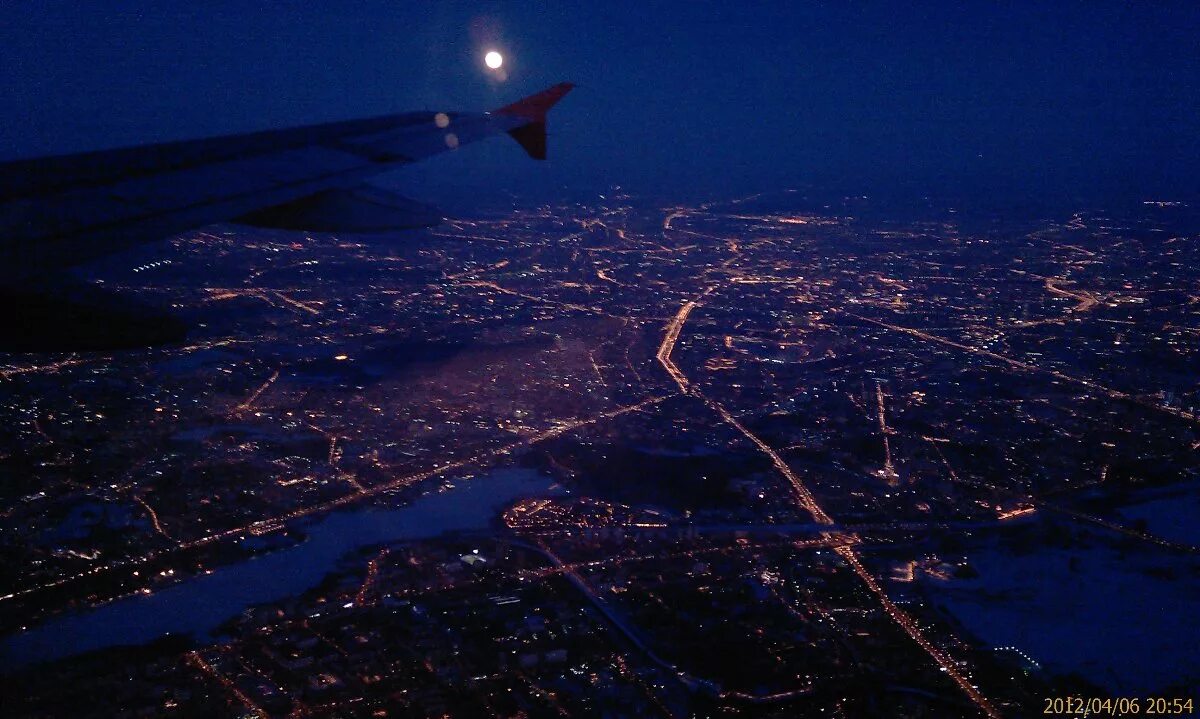 Ночной зеленоград матушкино. Город солнечногорск. Солнечногорск ночь. Ночной солнечногорск. Озеро сенеж солнечногорск.