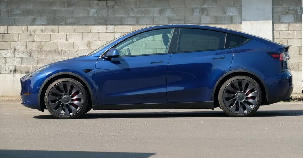 Tesla model 3 Performance Blue. Tesla model y Performance 2021. Тесла модель y синяя. Tesla model y синяя.