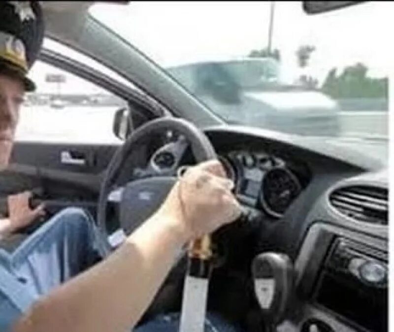 экзамен в автошколе. экзамен гибдд город. экзамен по вождению в гибдд. гаишник за рулем. экзамен по вождению в гибдд.