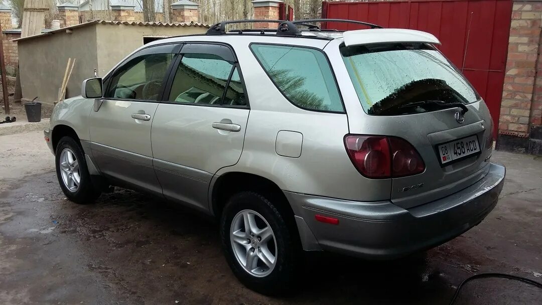 Rx 300 поколения. Лексус РХ 300 1 поколение. Lexus RX 1999. Lexus RX 1 поколение. Лексус рх300 1 поколение 1999.