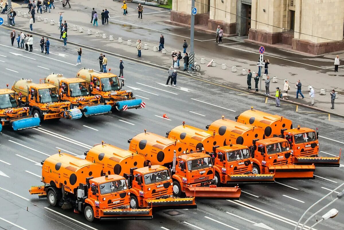 Парад какая техника. Парад коммунальной техники в Москве. Парад коммунальной техники в Москве 2020. Дорожно Коммунальная техника. Парад техники в Москве.