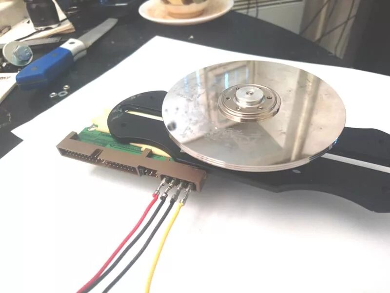 Как снять моторчик с жесткого диска Как запустить двигатель hdd: Запуск старых HDD для прикладных применений. "Помог
