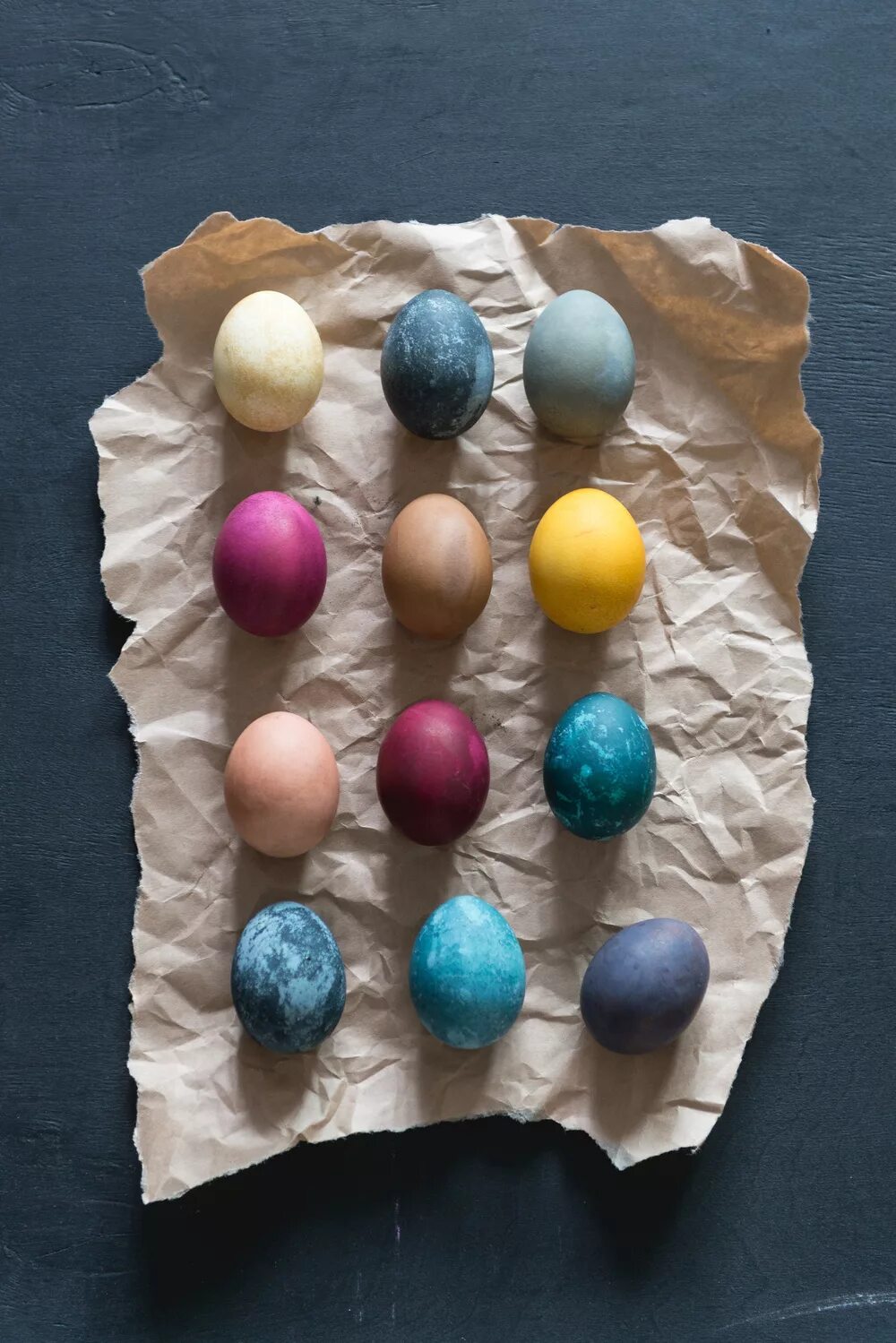 Натуральные красители для яиц. Окрашивание яиц натуральными красителями. Натуральные красители на Пасху. Окрашивание яиц на Пасху натуральными красителями. Как покрасить яйца без красителей