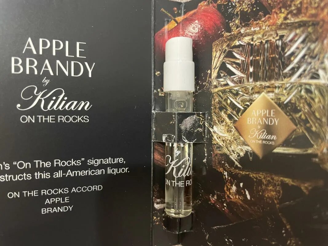 Килиан яблоко. Kilian Apple Brandy on the Rocks. Эпл бренди. Apple Brandy on the Rocks by Kilian. Киллиан эпл бренди.