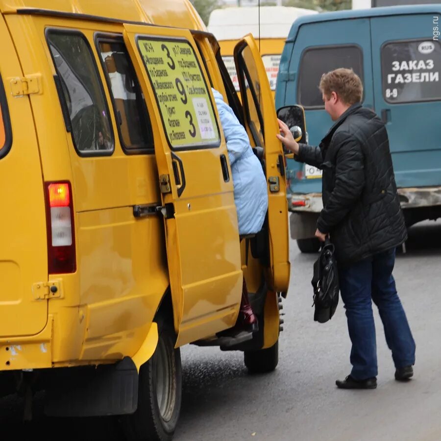 Старое маршрутное такси. Газель маршрутка. Маршрутка такси. Газель с пассажирами. Старые маршрутки.