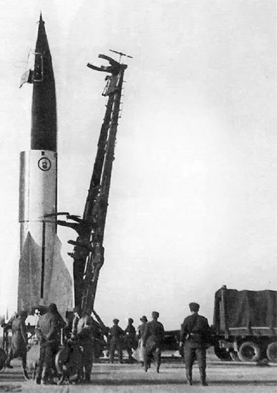 Самая первая баллистическая ракета. ФАУ-2 баллистическая ракета. ФАУ-1 баллистическая ракета. Первая баллистическая ракета СССР. Баллистическая ракета СССР р1.