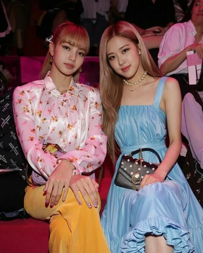 Blackpink розэ и лиса 2021. Розе и лиса блэкпинк. Black pink rose and lisa. Розе блэк пинк. Blackpink розэ и лиса.